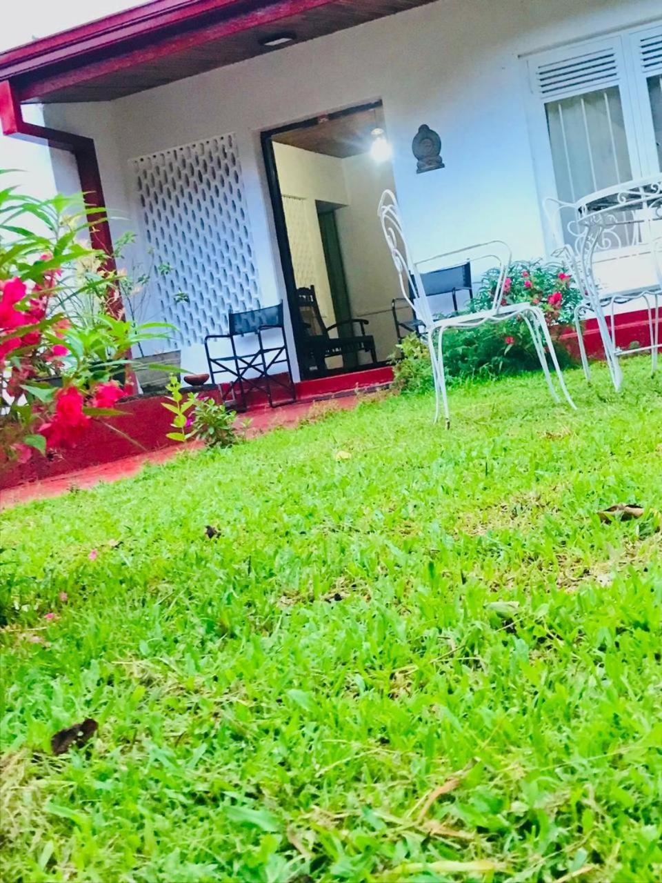 No 06 Veediya Bandara Lane Bahirawakanda 康提 外观 照片