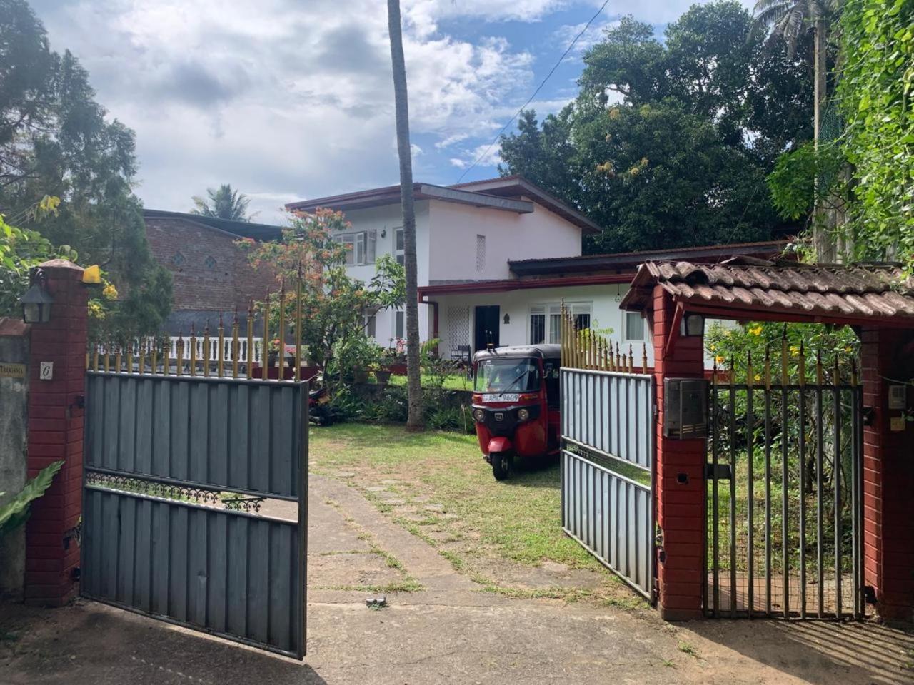 No 06 Veediya Bandara Lane Bahirawakanda 康提 外观 照片